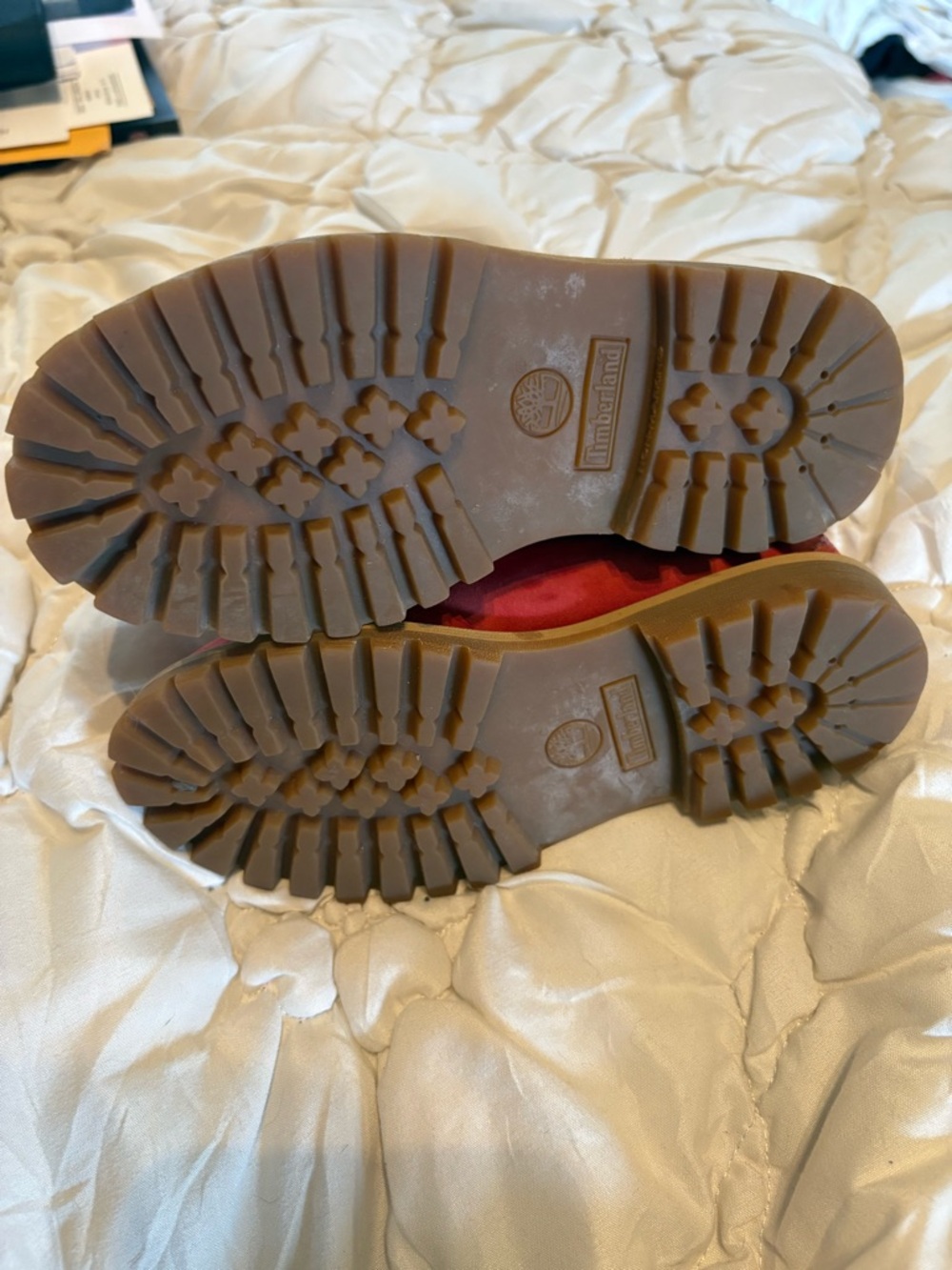 Timberland Red Suede Kids' Boots with Blue Laces - Picture 7 of 13